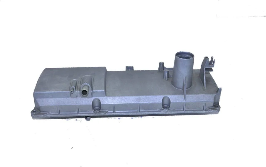 Külbütör üst kapak 1.4 1.6 8V 8200243595
